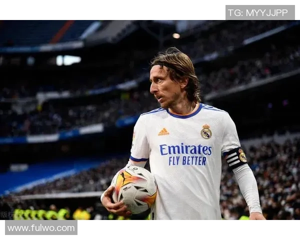 莫德里奇：足球场上的艺术家与传奇中场的辉煌人生